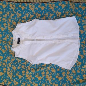 Banana Republic sleeveless button down lace collar